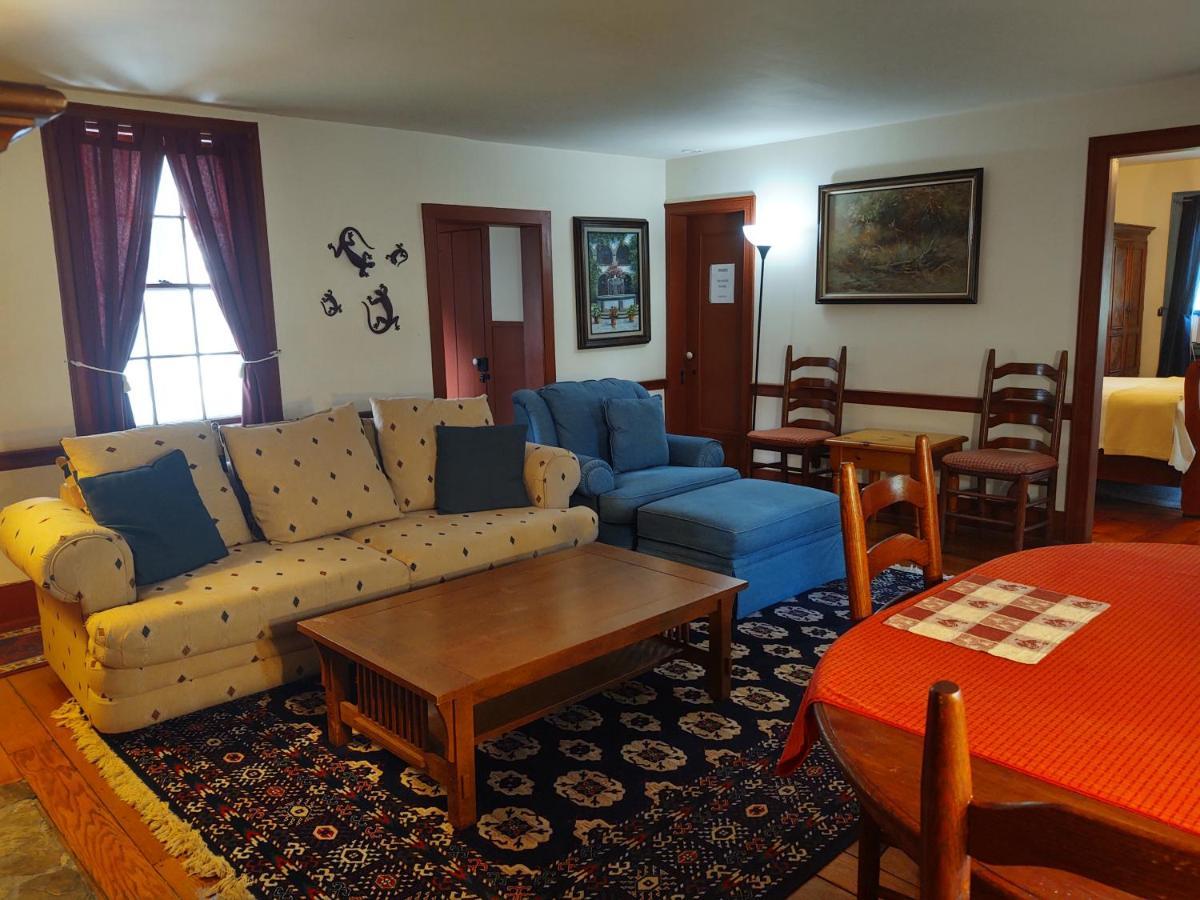 1805 House Bed & Breakfast Hollowville エクステリア 写真