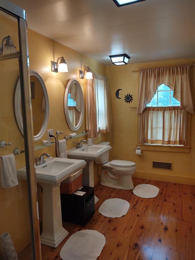 1805 House Bed & Breakfast Hollowville エクステリア 写真
